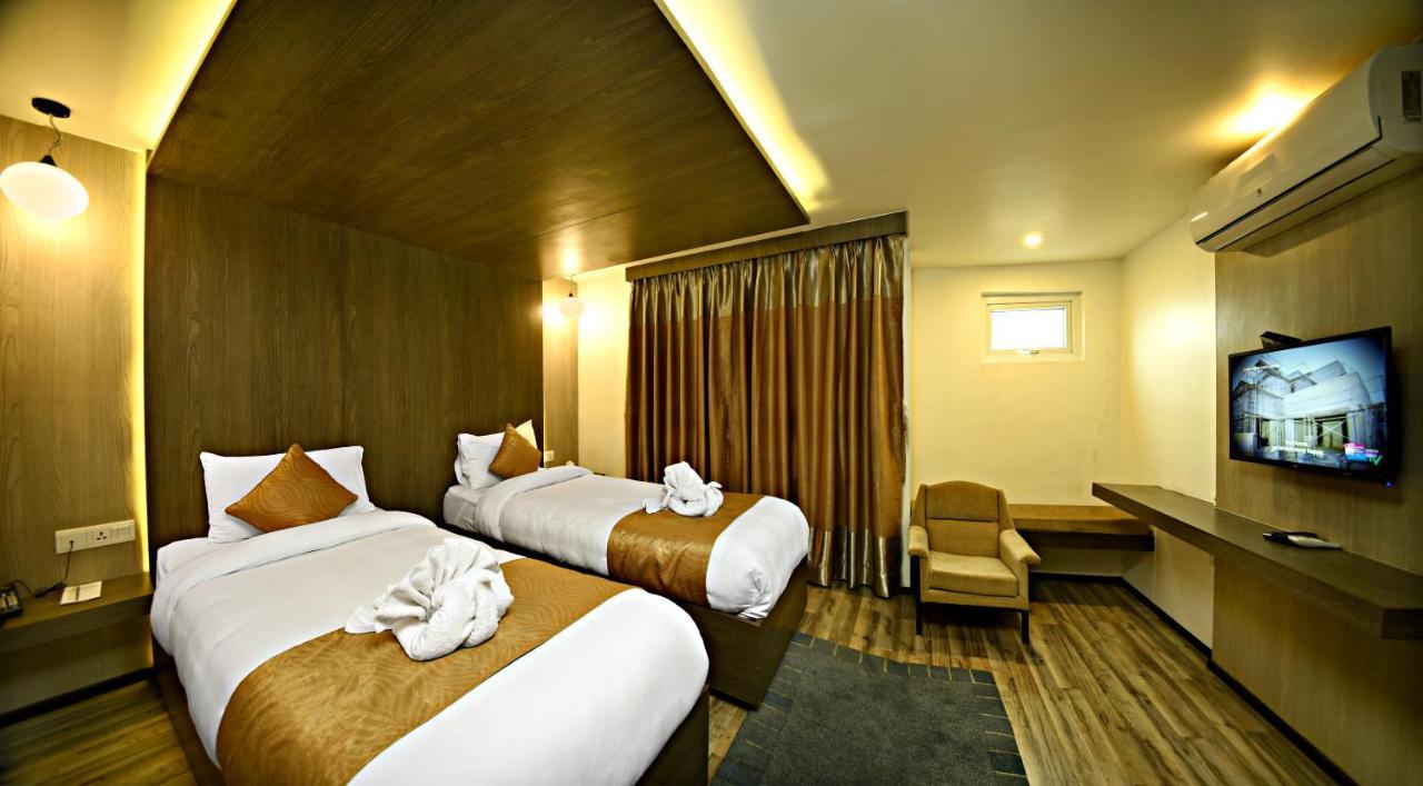 Hotel The Milestone &