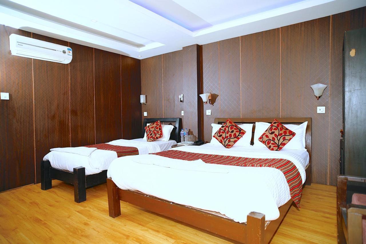 Traveler's Hotel