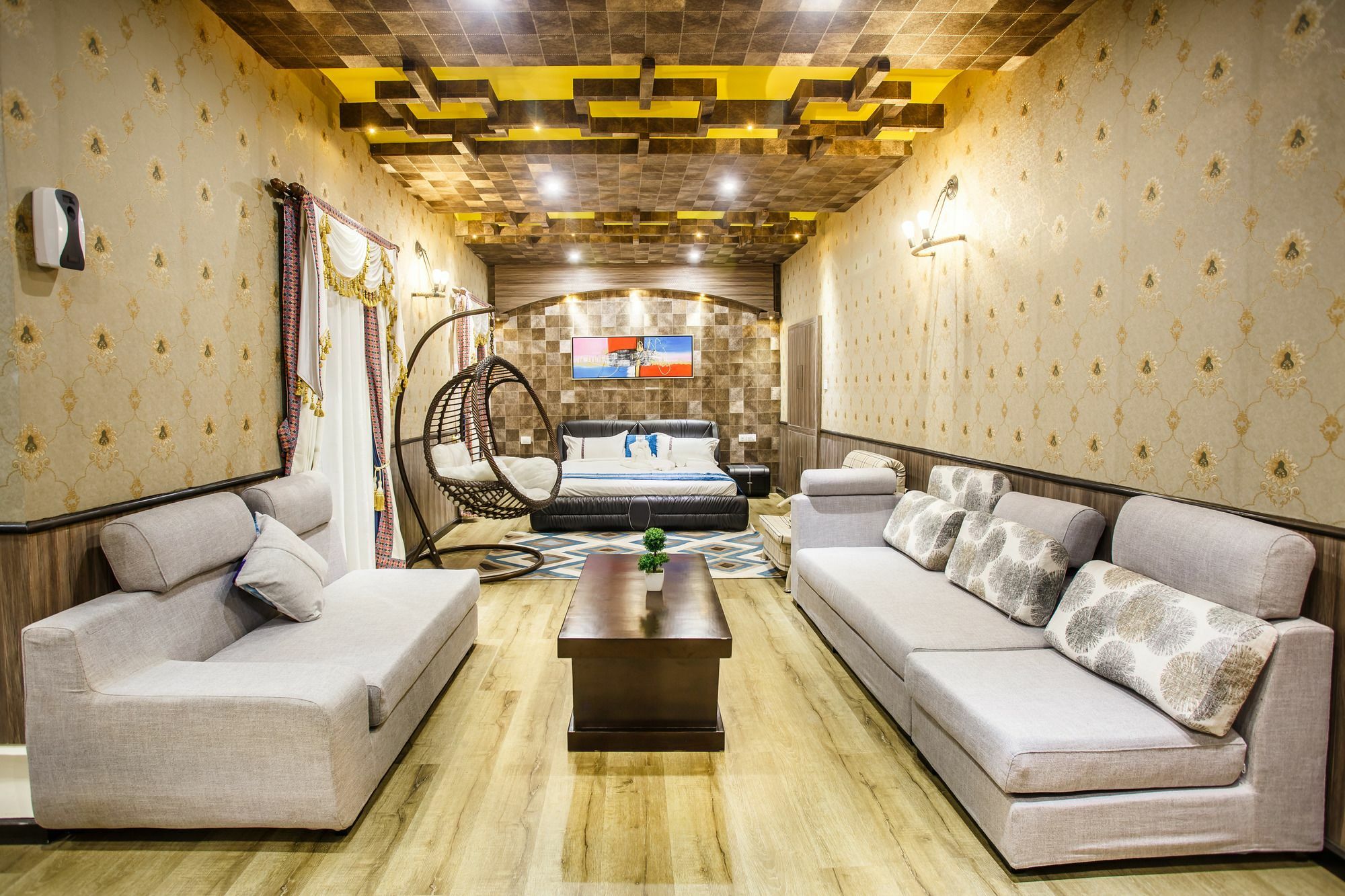 Hotel Royal Empire Boutique 3*