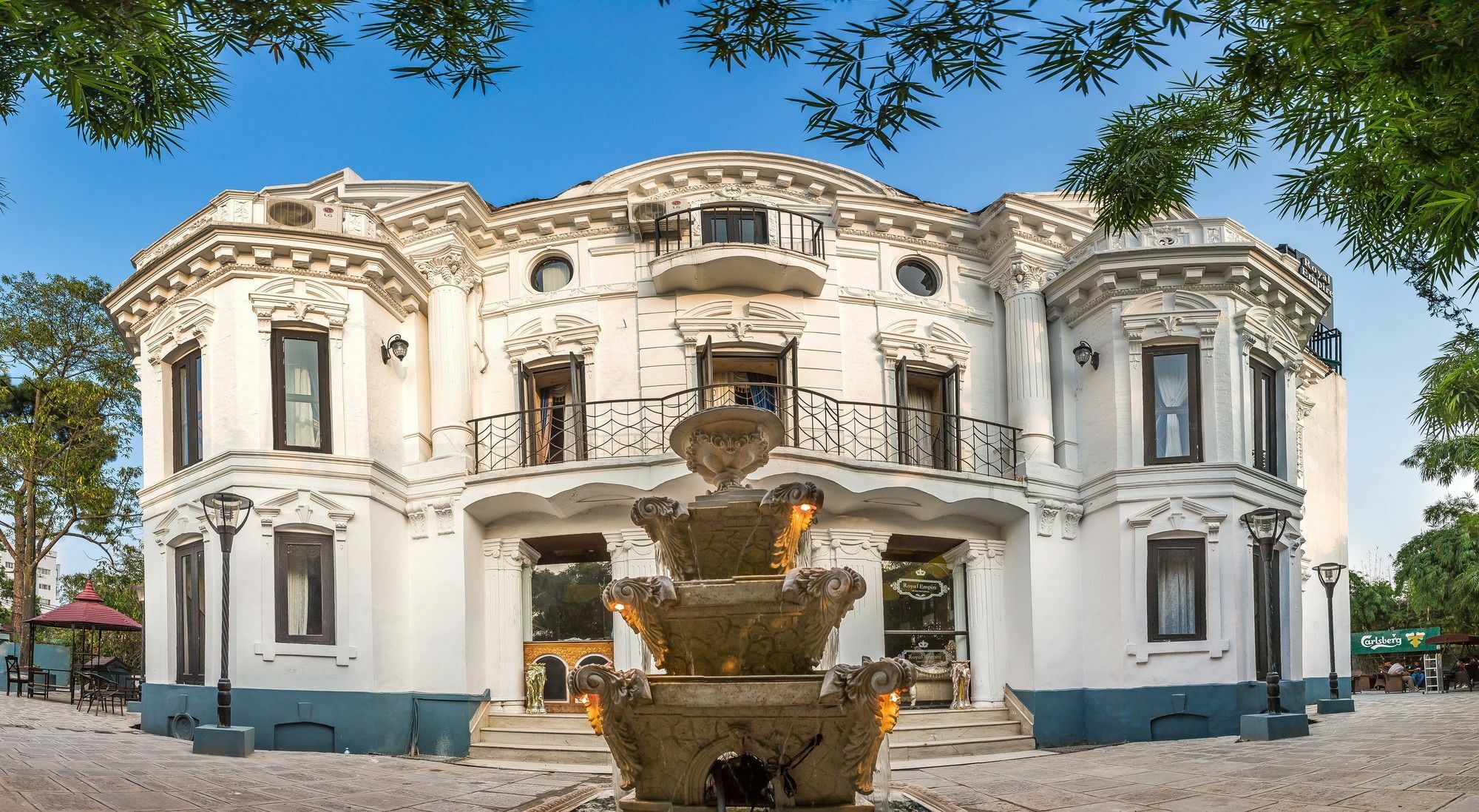 Royal Empire Boutique Hotel 3*