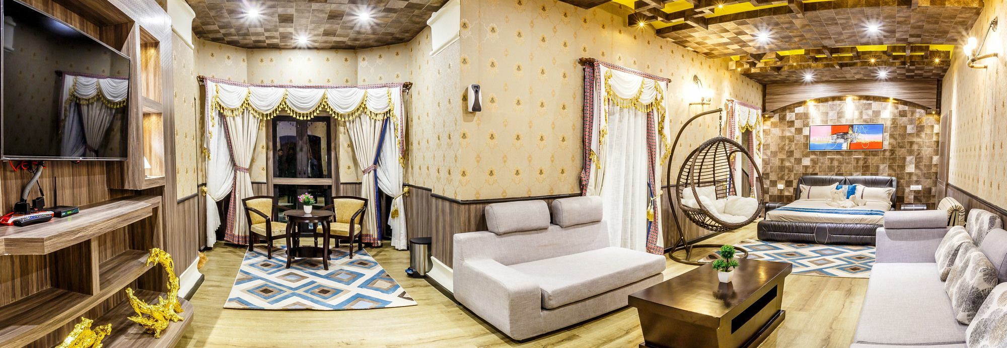 Royal Empire Boutique Hotel