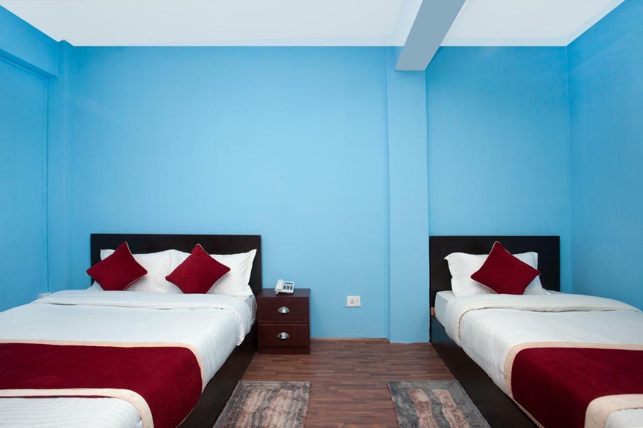 Hotel Crossroads 3*