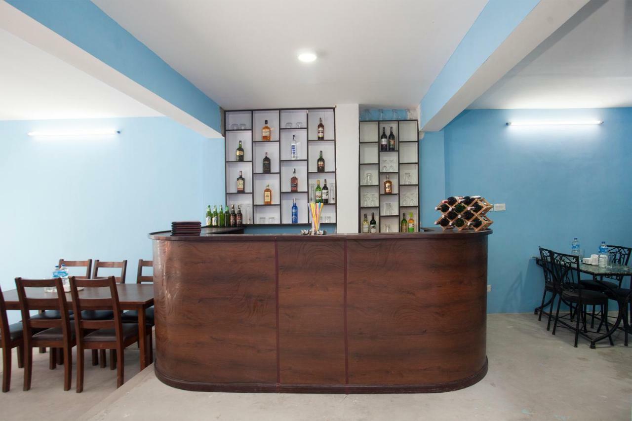 Crossroads Hotel