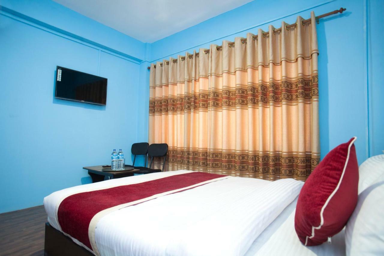 Crossroads Hotel 3*