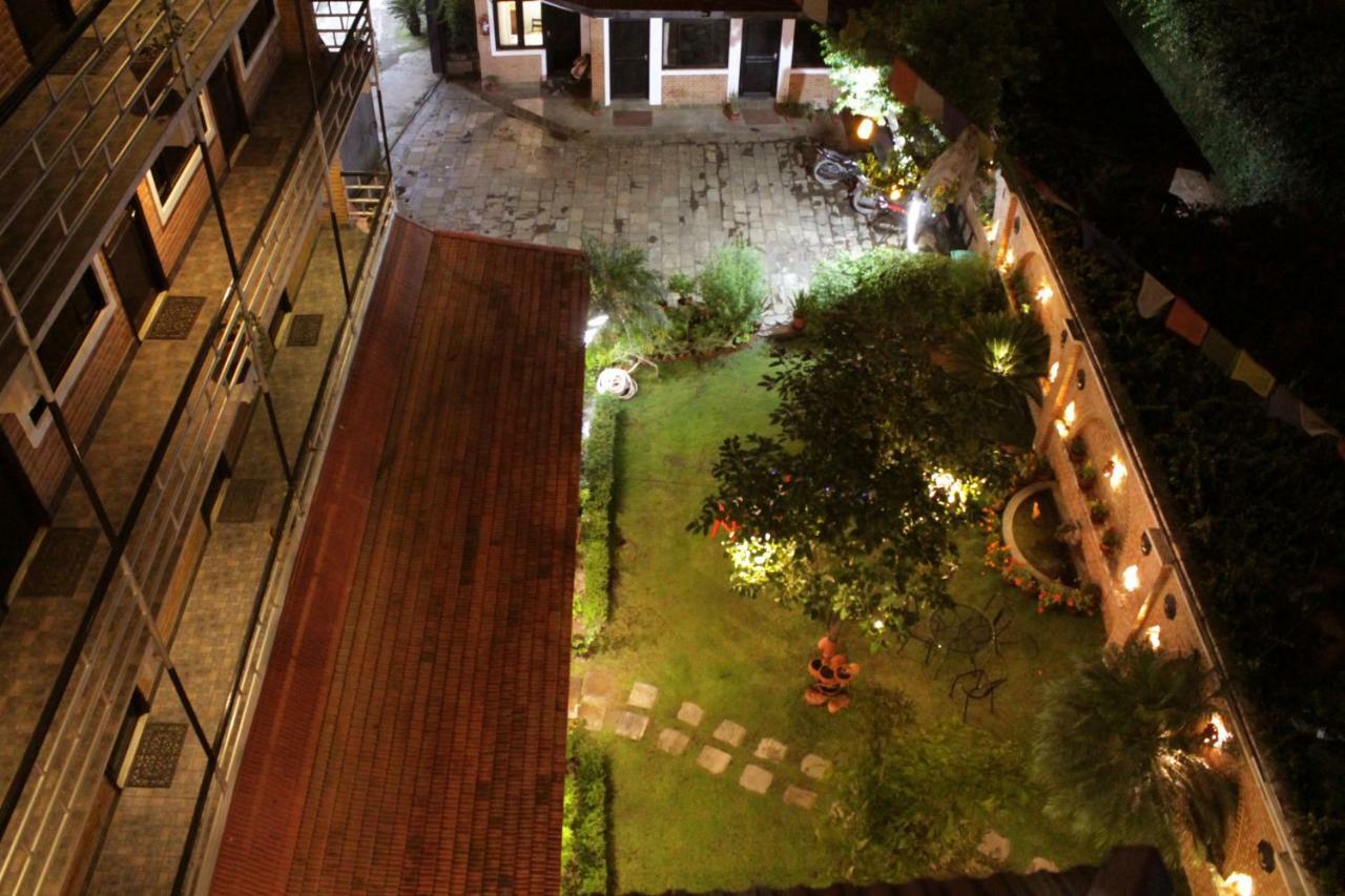 Mandala Hotel *