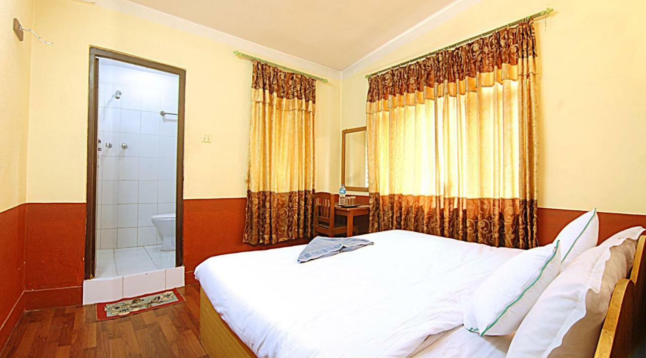 Guest house Garden House 2*