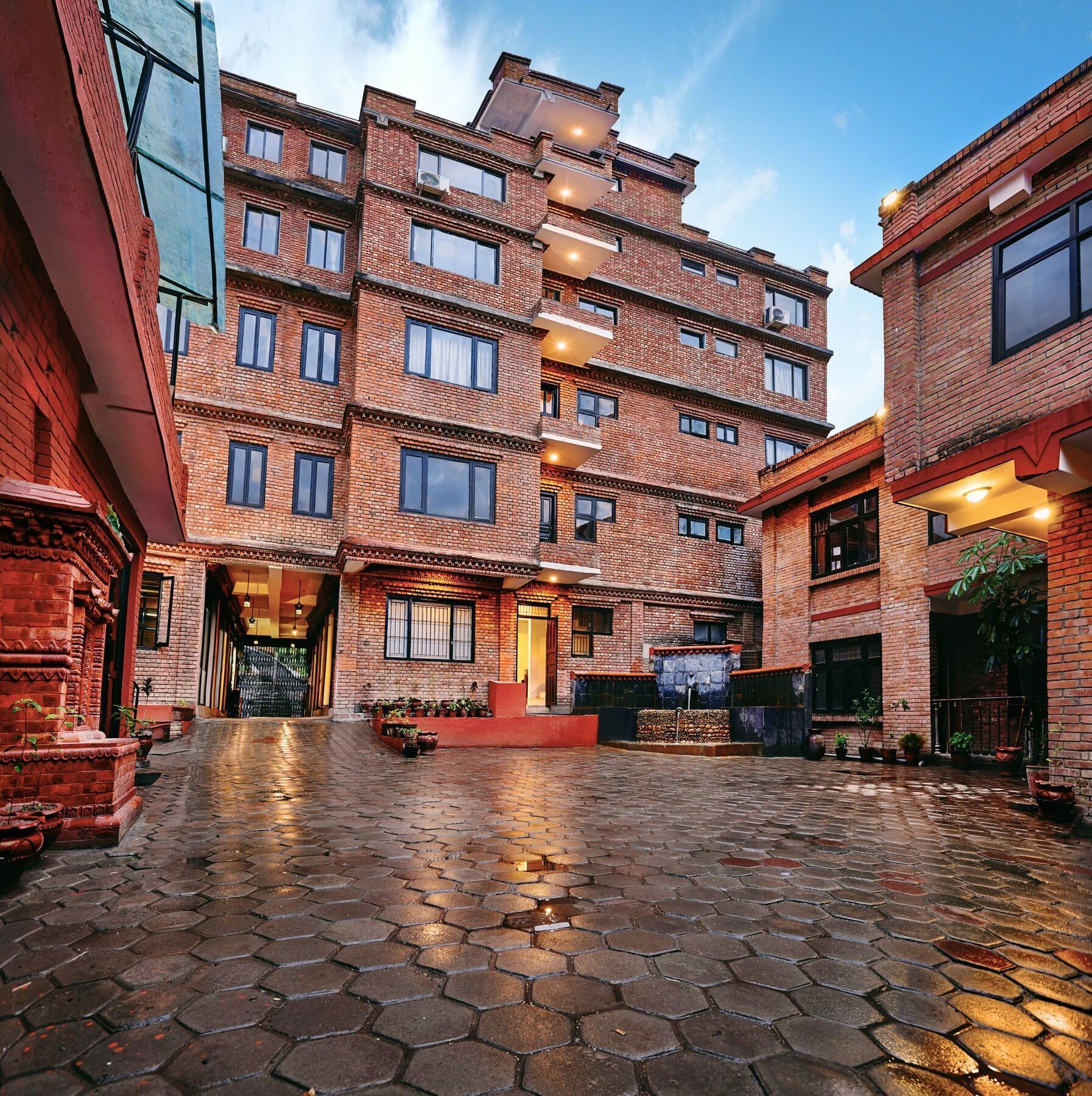 Hotel Golden Temple 3*