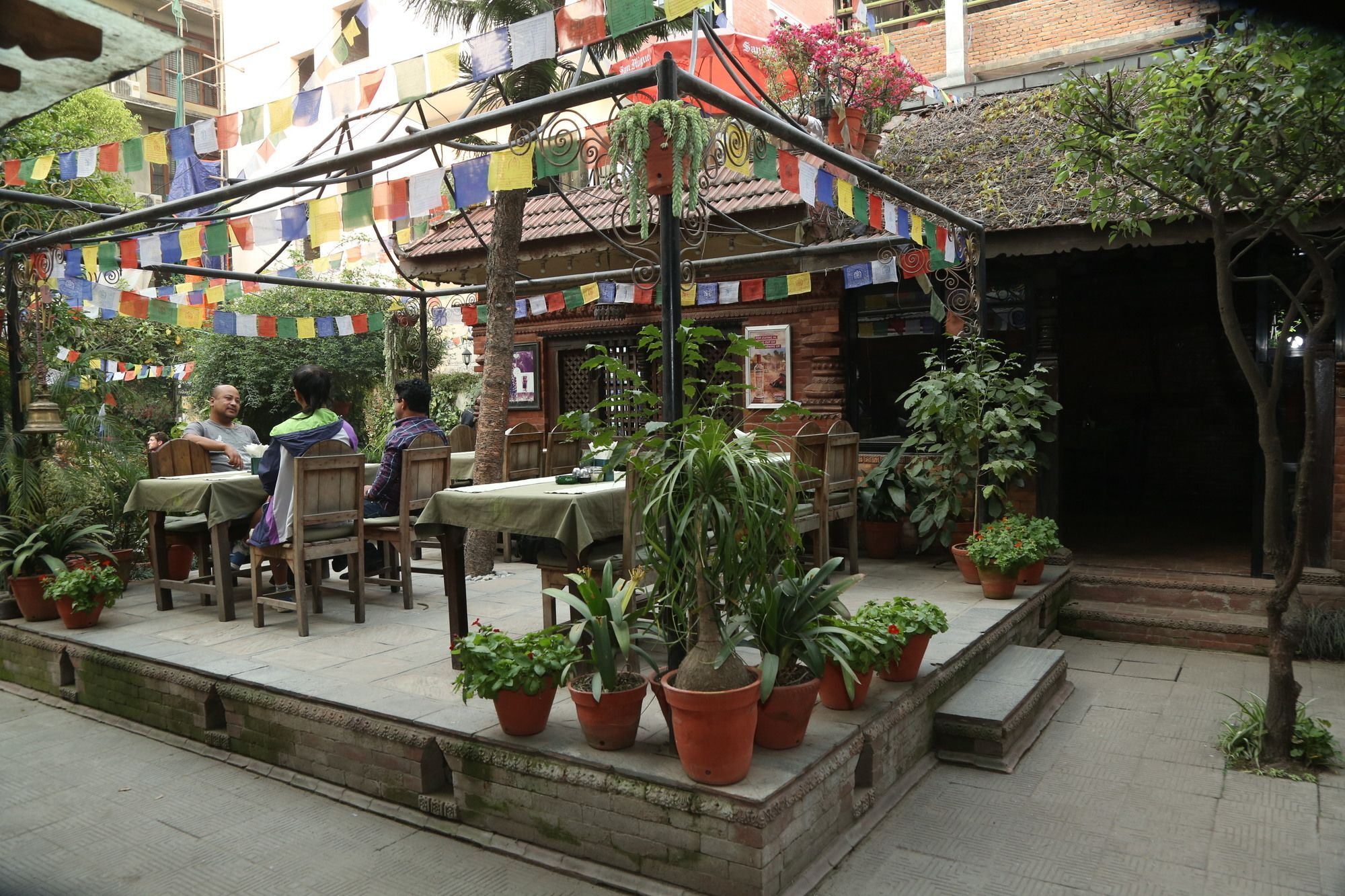 Himalayan Oasis Hotel