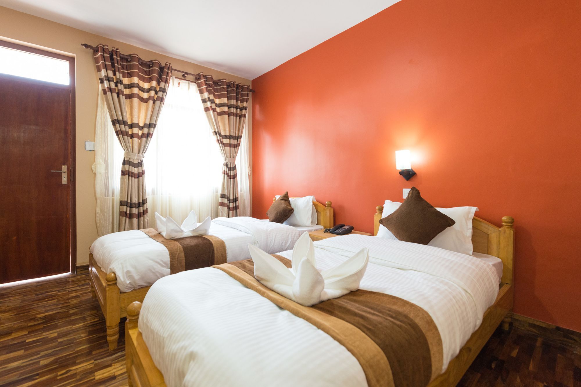 Khangsar Guest house 2*
