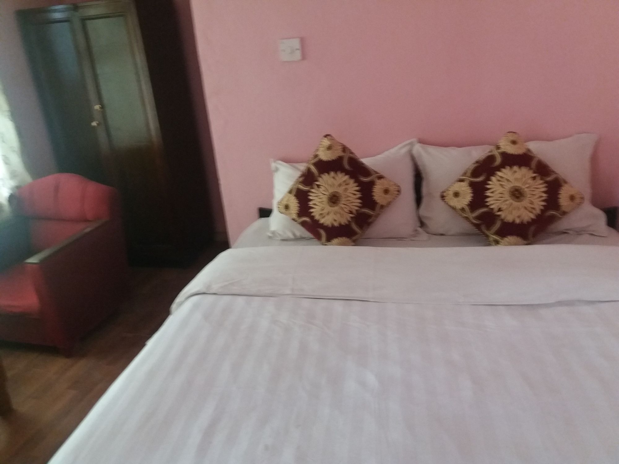 Kings Land Hotel Albergue *