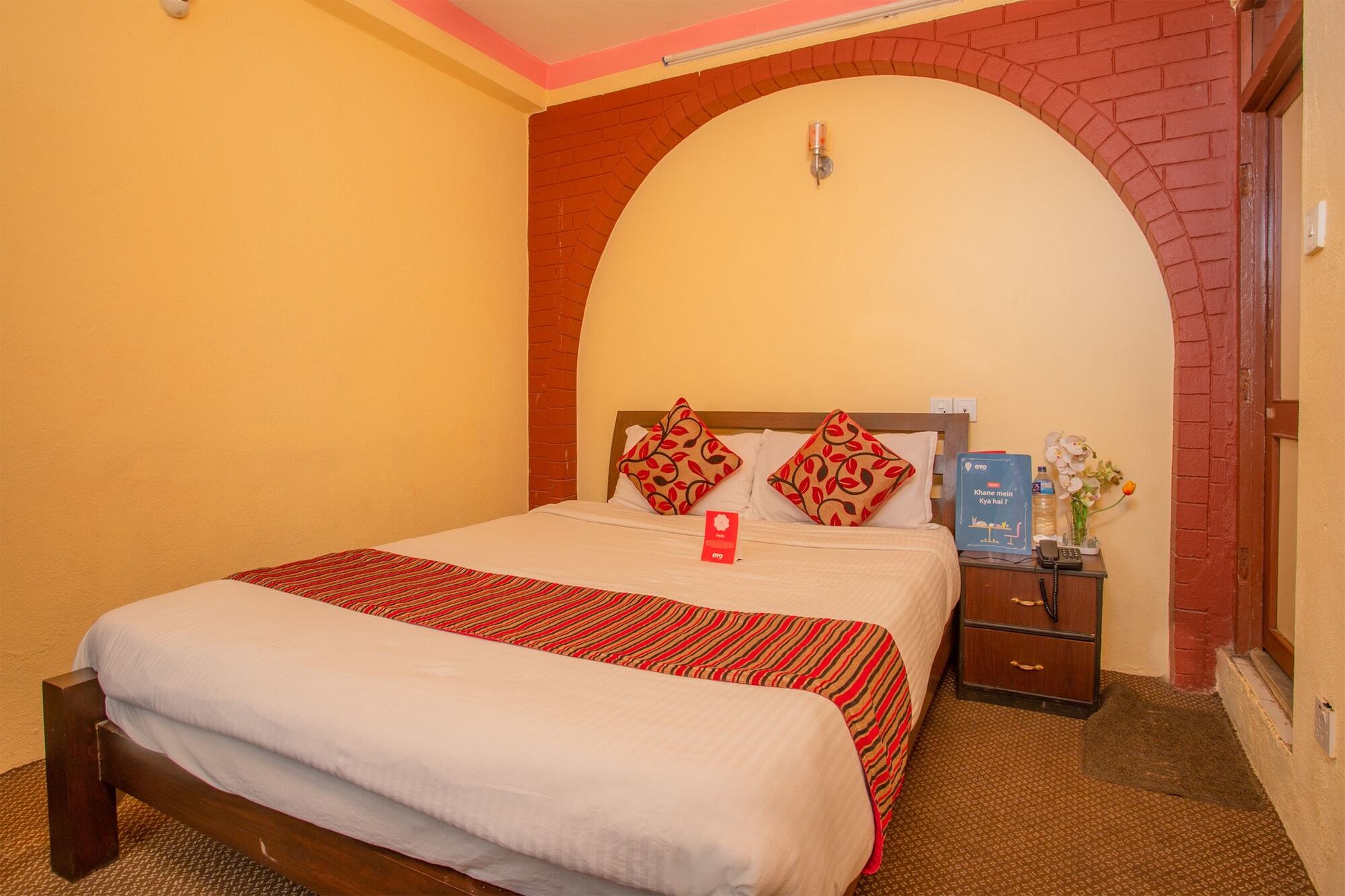 Traveler's Hotel *