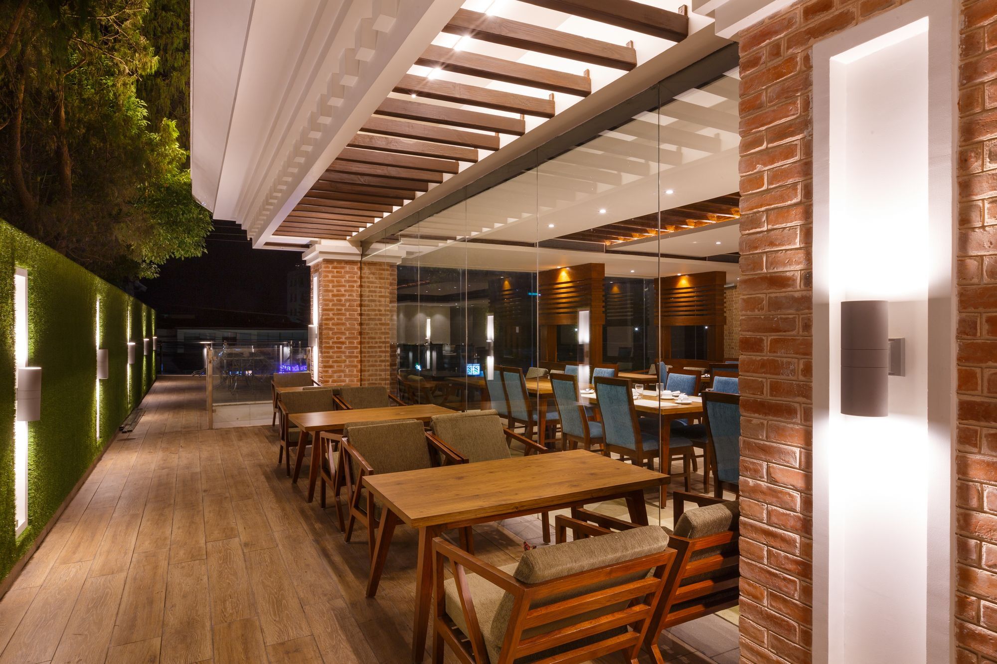 Ambassador By Ace Hotel 4*