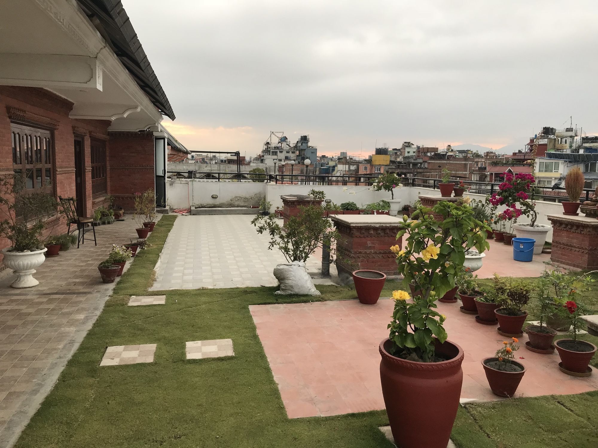 Dom Himalaya Hotel