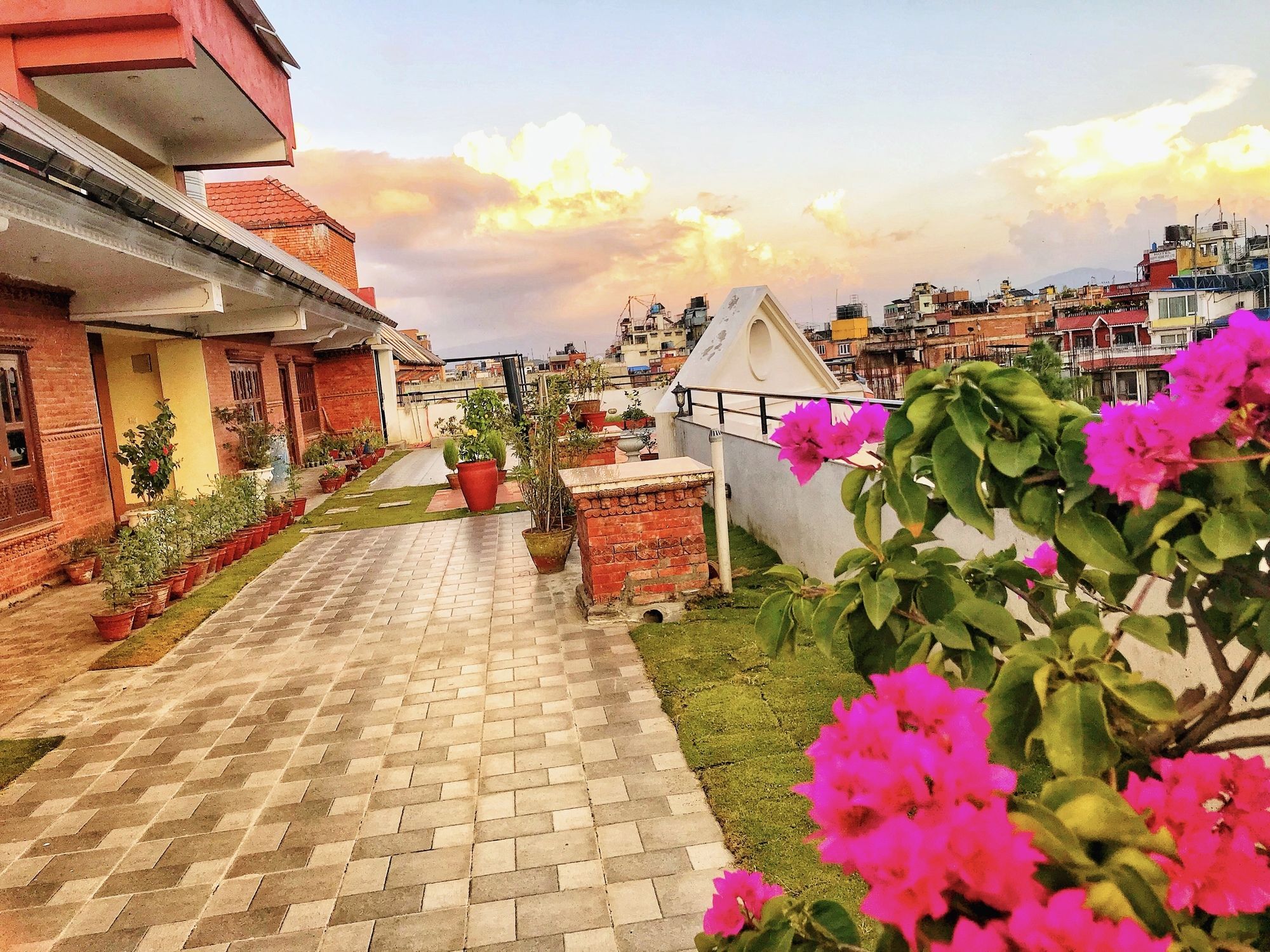 Hotel Dom Himalaya 4*