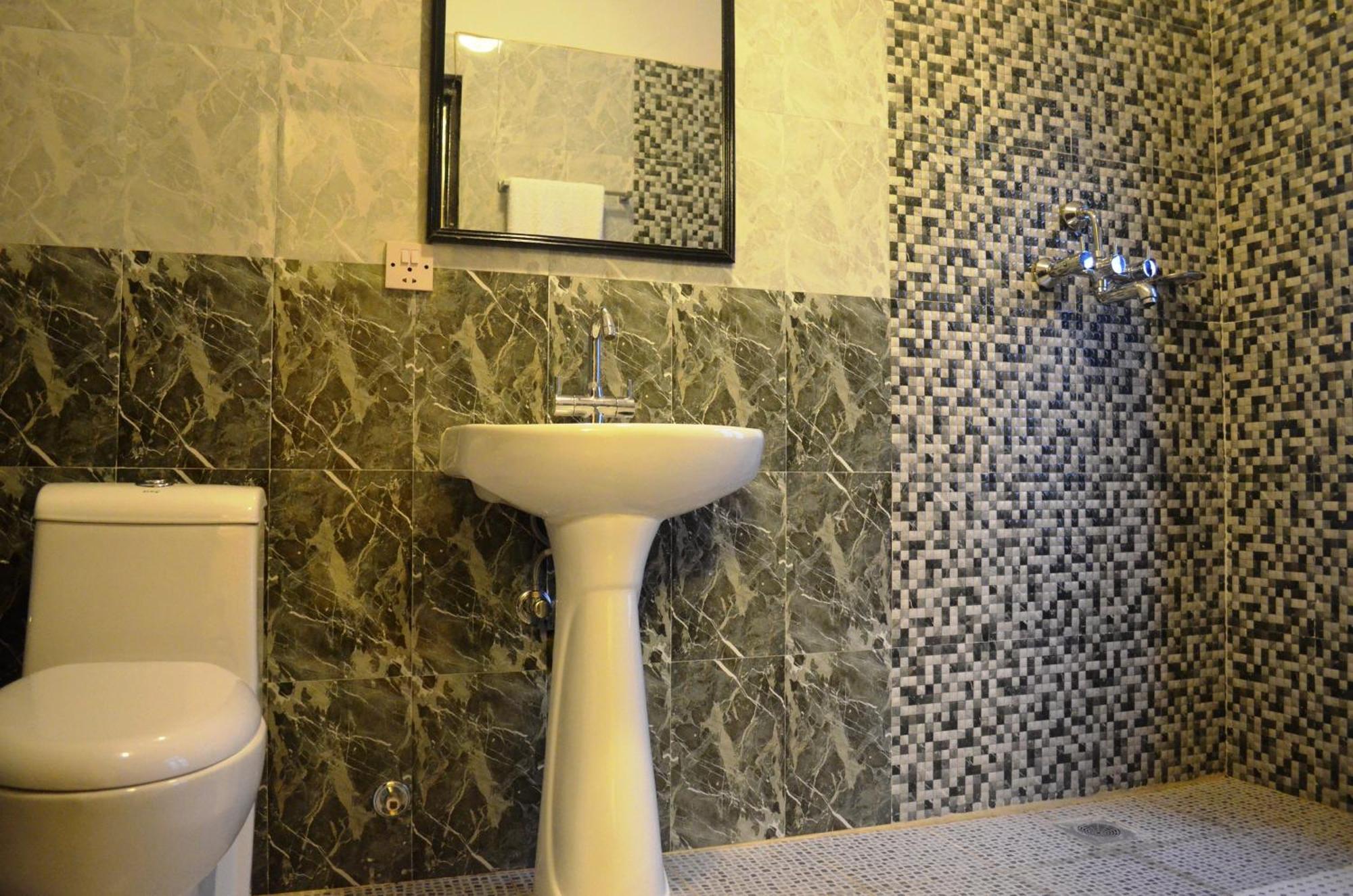 Hotel Potala Tourist 3*