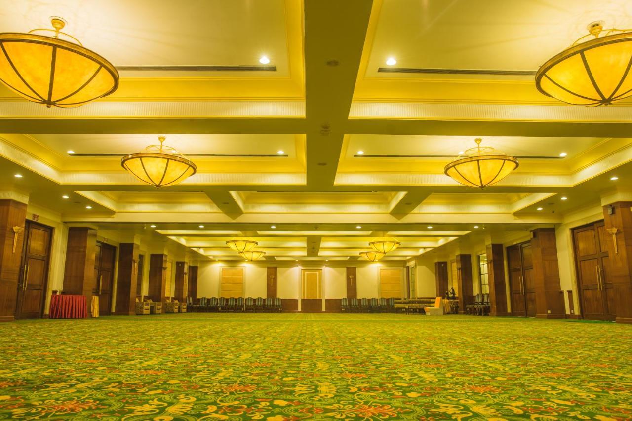The Everest Hotel