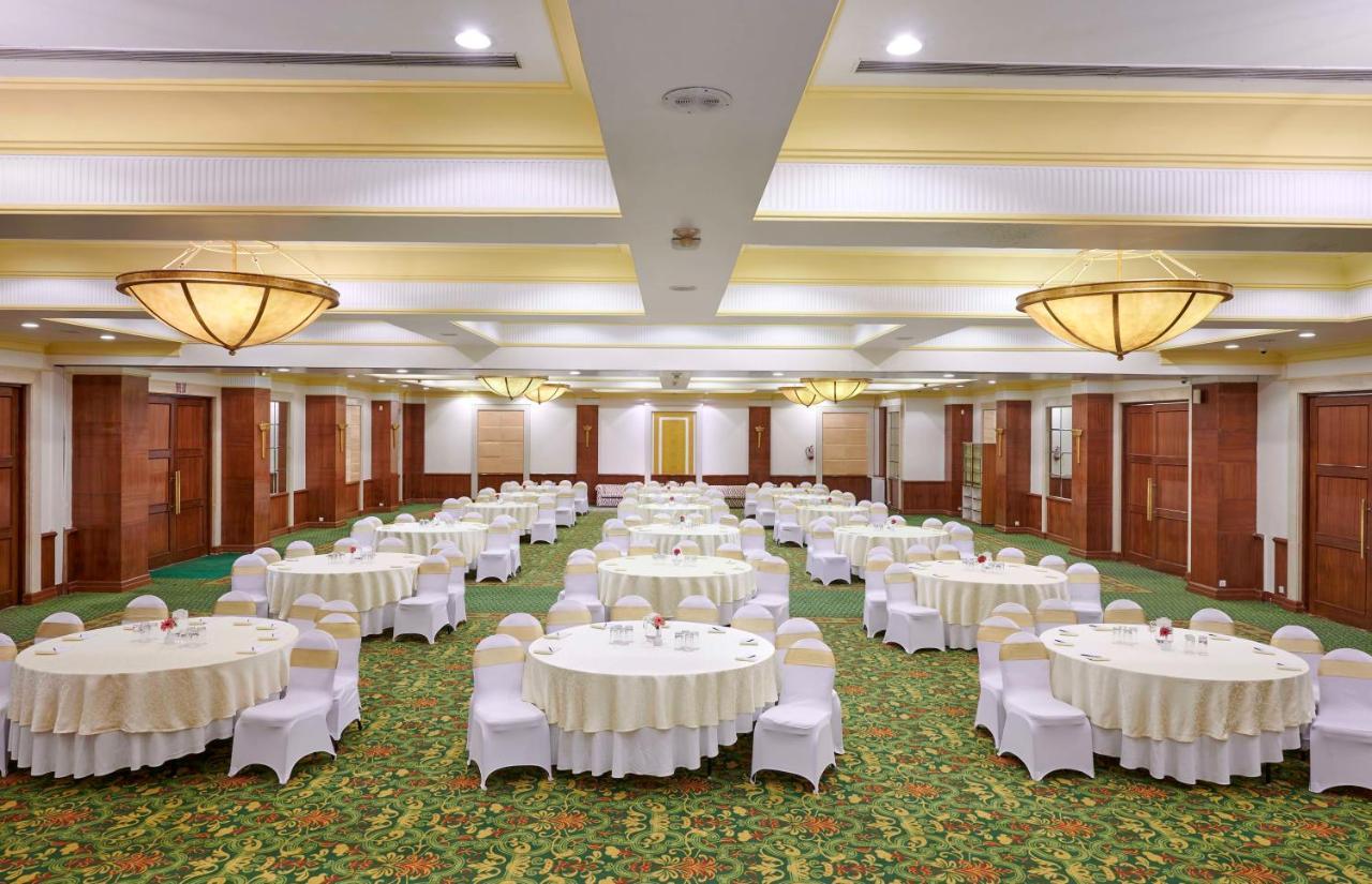 Hotel The Everest